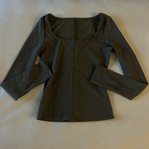 Long sleeve ribbed top in grey - size (S)